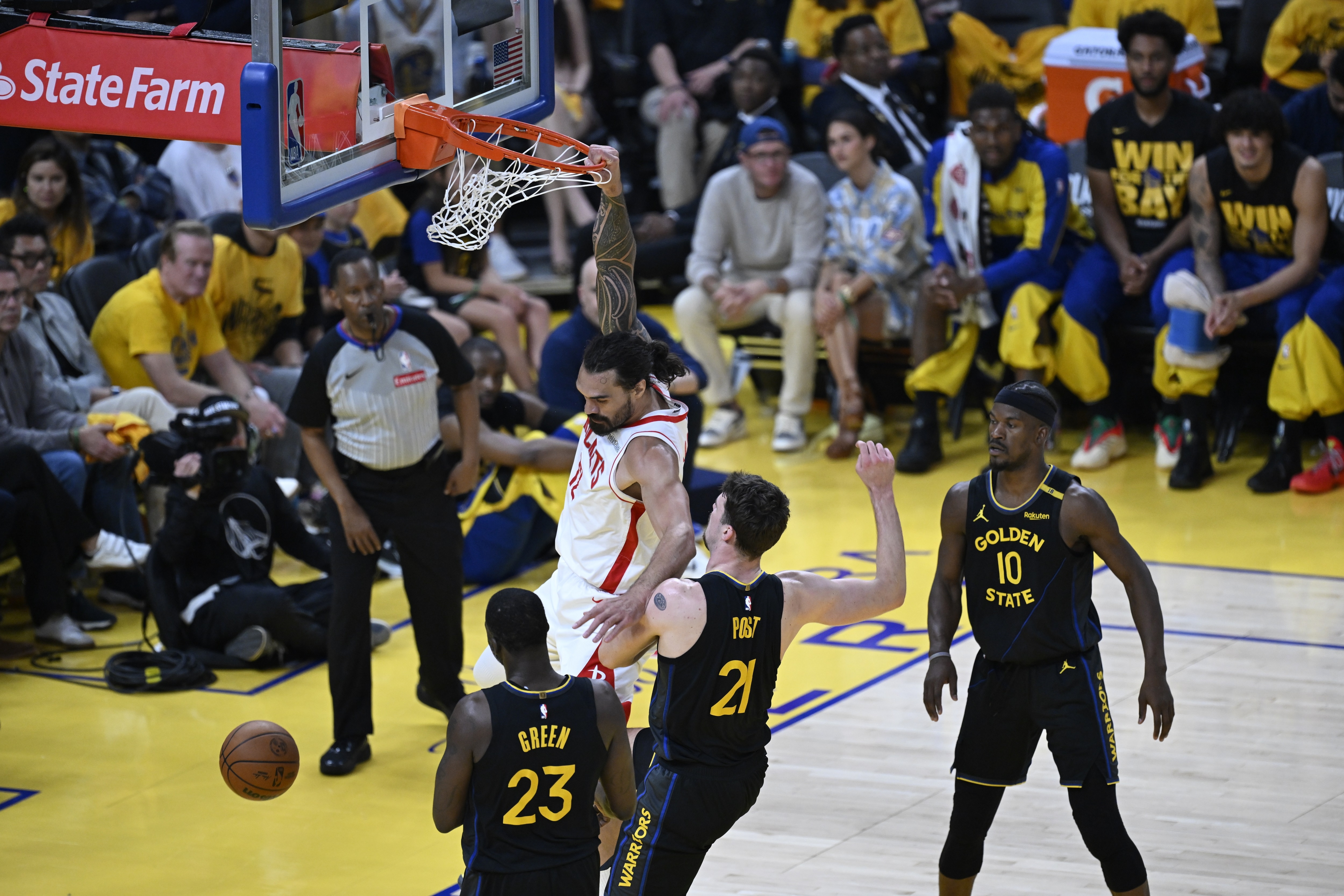 九游APP-拜仁慕尼黑发布备战花絮，今夜再遭质疑，NBA季后赛任务艰巨，训练强度明显提升的简单介绍