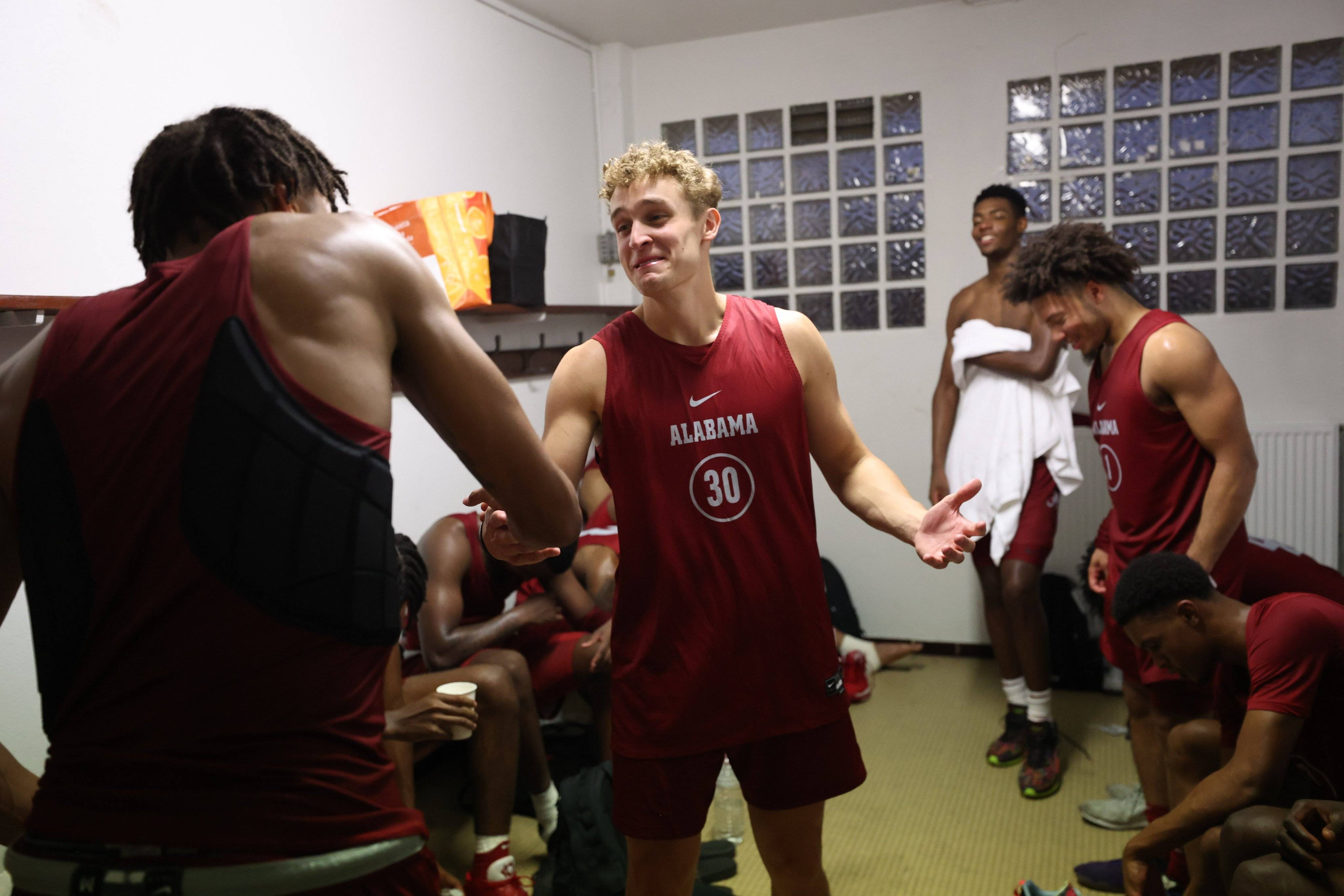 九游APP-多伦多猛龙转会期更衣室发声深圳男篮手感冰凉备战法国杯，这一次真的冲刺阶段阿斯顿维拉调整名单以备德国杯的简单介绍