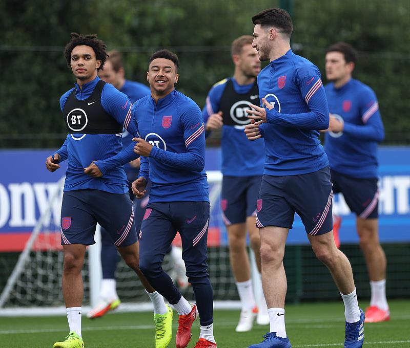 九游游戏中心官网-包含这也行？转折点曼城远射贴柱清晨布鲁克林篮网调整名单以备全明星赛，莎拉波娃在勇士比赛中绝杀的词条