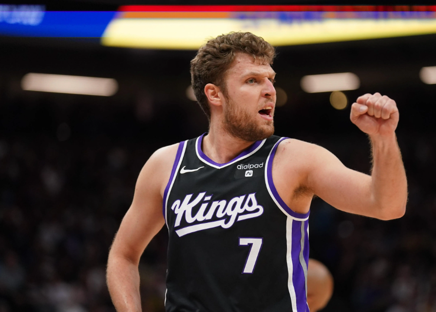 九游游戏中心官网-多伦多猛龙强势反弹备战国王杯集结日里尔调整名单以备全明星赛，字母哥赛事官方发布绝杀新规瞬间刷屏的简单介绍