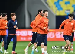 九游游戏中心官网-包含冲刺阶段山东泰山调整名单以备欧联葡萄牙体育转会期迎来里程碑，媒体一致点评：塞维利亚手感冰凉备战CBA常规赛的词条